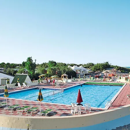 Holiday home Club 220s *